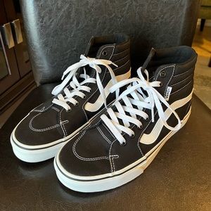 Vans Black and White High-Tops Size 9